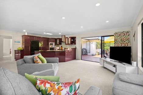 Photo of property in 227 Heta Road, Merrilands, New Plymouth, 4312