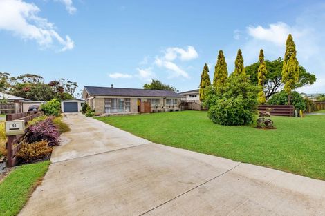 Photo of property in 65 Sandspit Road, Waiuku, 2123