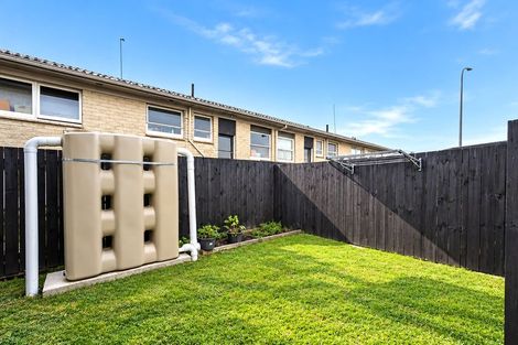 Photo of property in 2/5 Browns Road, Manurewa, Auckland, 2102