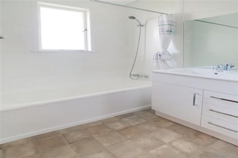 Photo of property in 179 Avondale Road, Avondale, Auckland, 1026