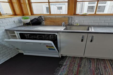 Photo of property in 129 Grant Road, Thorndon, Wellington, 6011