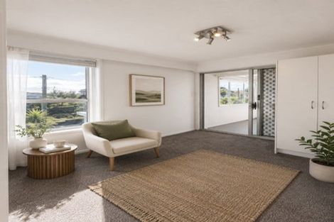 Photo of property in 76a Lake Road, Narrow Neck, Auckland, 0624