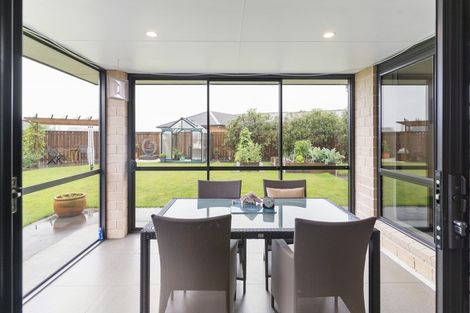 Photo of property in 18 Feist Street, Carterton, 5713