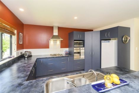 Photo of property in 11 Ruapehu Drive, Fitzherbert, Palmerston North, 4410