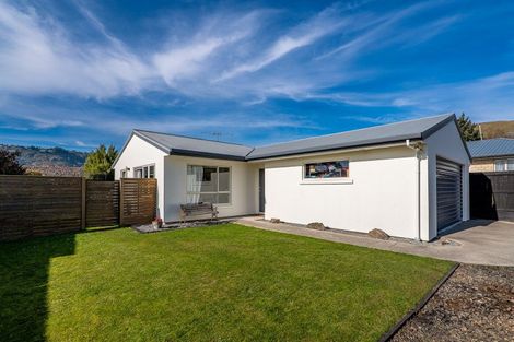 Photo of property in 7 Castleview Lane, Heathcote Valley, Christchurch, 8022