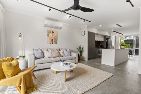 Photo of property in 18 Taitonga Lane, Stanmore Bay, Whangaparaoa, 0932