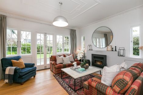 Photo of property in 9 Gillean Street, Havelock North, 4130