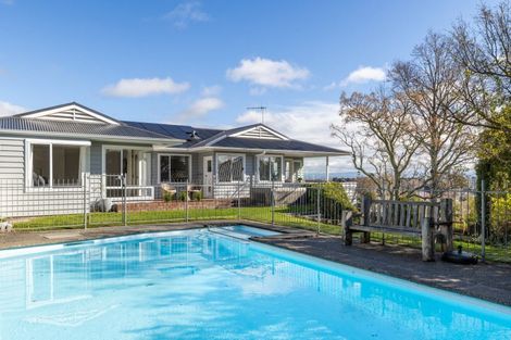 Photo of property in 21 Busby Hill, Havelock North, 4130