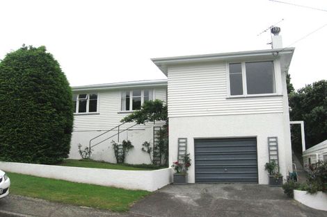 Photo of property in 18 Huntleigh Park Way, Ngaio, Wellington, 6035
