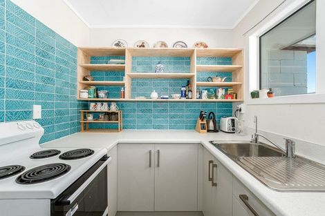 Photo of property in 3/133 Queens Drive, Lyall Bay, Wellington, 6022