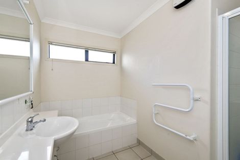 Photo of property in 3 Saint Clair Close, Harewood, Christchurch, 8051