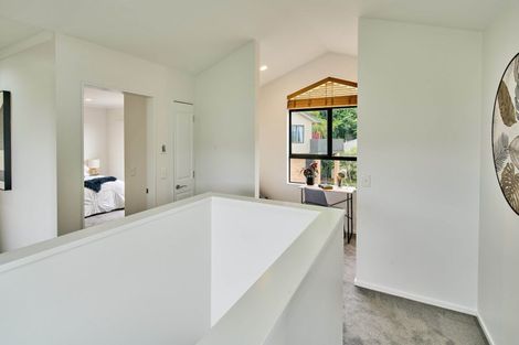 Photo of property in 5 Bishops Glen, Tawa, Wellington, 5028