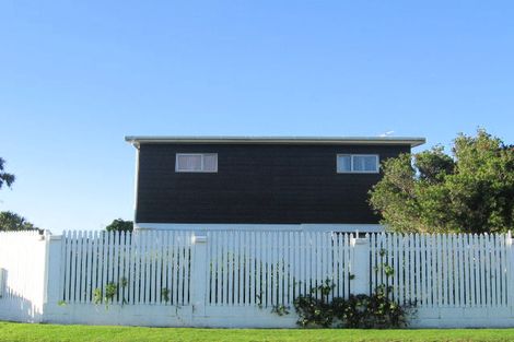 Photo of property in 5 Vaucluse Avenue, Paraparaumu Beach, Paraparaumu, 5032