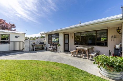 Photo of property in 8 Merlin Place, Gore, 9710