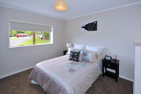 Photo of property in 1/11 Mahuta Grove, Northcote, Auckland, 0627