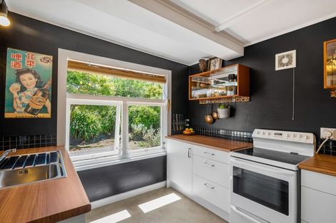 Photo of property in 16 Mahoe Street, Otaki Beach, Otaki, 5512