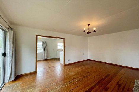 Photo of property in 15 Beaumont Crescent, Frankleigh Park, New Plymouth, 4310