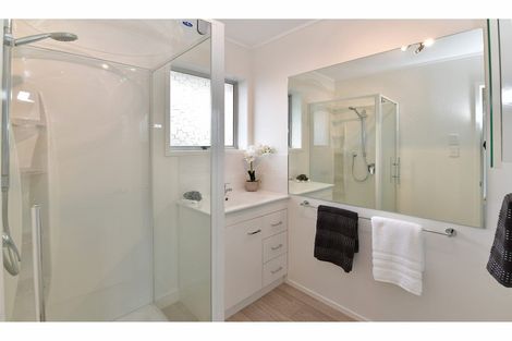 Photo of property in 2/36 Centreway Road, Orewa, 0931