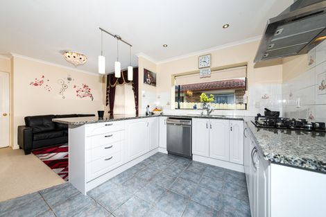 Photo of property in 4a School Road, Te Atatu South, Auckland, 0610