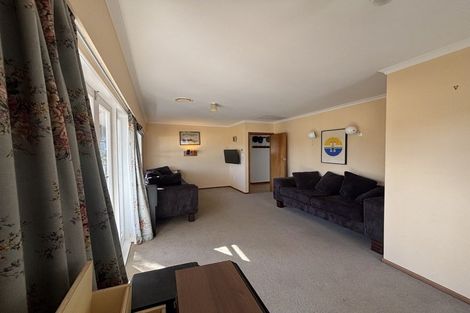 Photo of property in 454 Old Te Atatu Road, Te Atatu Peninsula, Auckland, 0610