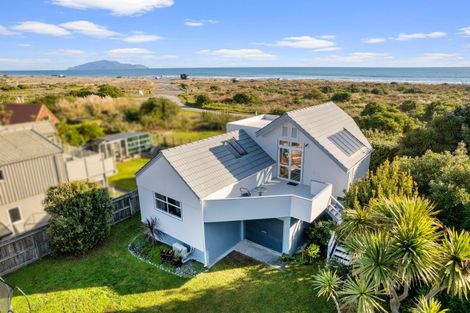 Photo of property in 47 Kapiti Lane, Otaki Beach, Otaki, 5512