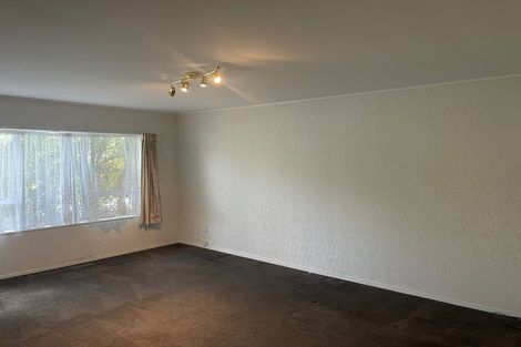 Photo of property in 2 Kerlin Crescent, West Harbour, Auckland, 0618