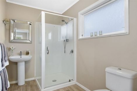 Photo of property in 8 Intrepid Place, Torbay, Auckland, 0630