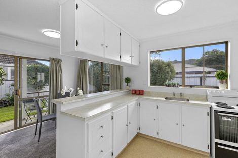 Photo of property in 2/59 Kowhai Avenue, Ebdentown, Upper Hutt, 5018