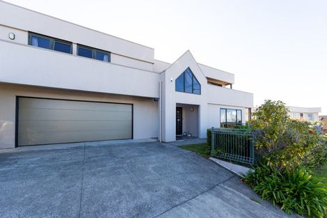 Photo of property in 84 Churchill Drive, Taradale, Napier, 4112