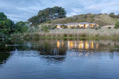 Photo of property in 97 Raukawa Road, Peka Peka, Waikanae, 5391