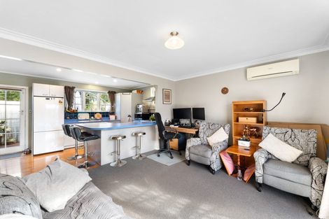 Photo of property in 49 Pupuke Road, Birkenhead, Auckland, 0627