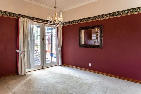 Photo of property in 475 Glenfield Road, Glenfield, Auckland, 0629