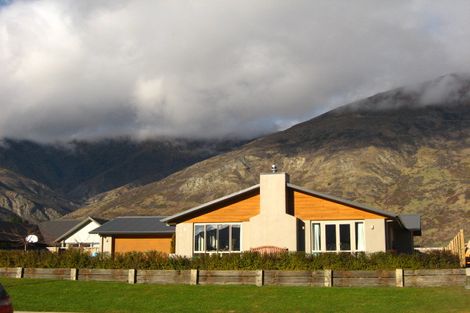 Photo of property in 6 Acheron Place, Lake Hayes, Queenstown, 9304