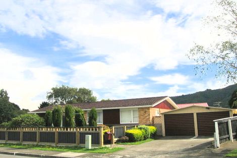 Photo of property in 6 Riversdale Road, Clouston Park, Upper Hutt, 5018