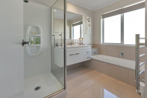 Photo of property in 6 Kamahi Place, One Tree Point, 0118