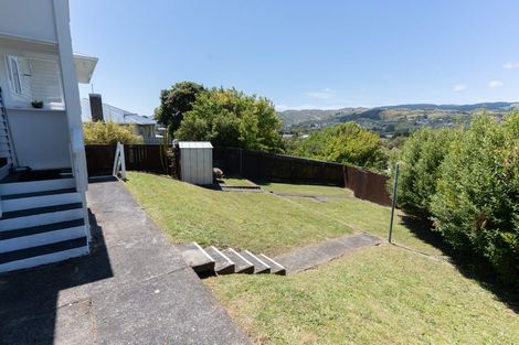 Photo of property in 28 Franklyn Road, Tawa, Wellington, 5028