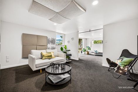 Photo of property in 6 Walker Road, Henderson Valley, Auckland, 0612