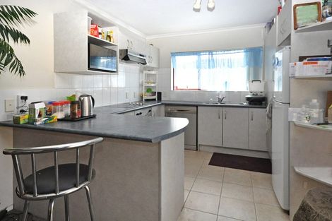 Photo of property in 15 Dole Place, Mangere, Auckland, 2022