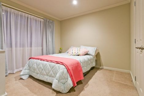 Photo of property in 2 Archer Rayner Place, Greenhithe, Auckland, 0632