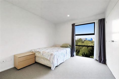 Photo of property in 31 Huntington Drive, Huntington Park, Auckland, 2013