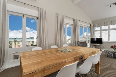 Photo of property in 2/15a Kerr Street, Devonport, Auckland, 0624