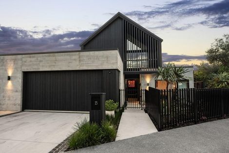 Photo of property in 23 Otakau Road, Milford, Auckland, 0620