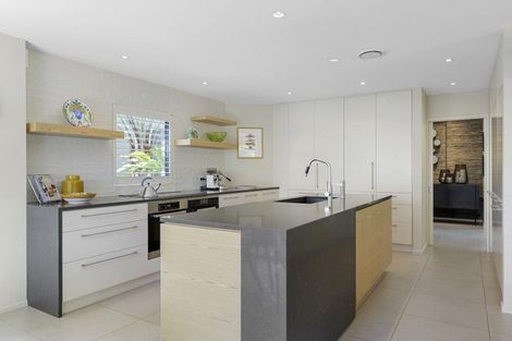 Photo of property in 37 Thornycroft Street, Fendalton, Christchurch, 8052