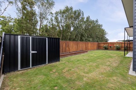 Photo of property in 12 Ivy Lane, Kelvin Grove, Palmerston North, 4414