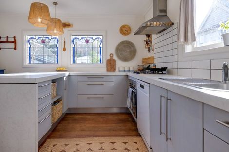 Photo of property in 8 Coote Road, Bluff Hill, Napier, 4110