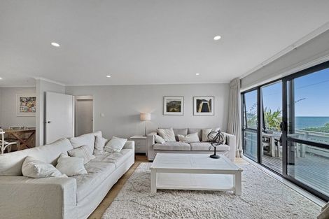 Photo of property in 123 Marine Parade, Seatoun, Wellington, 6022