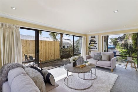 Photo of property in 2/27 Macleans Road, Bucklands Beach, Auckland, 2014