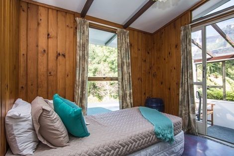 Photo of property in 13 Reynolds Place, Torbay, Auckland, 0630