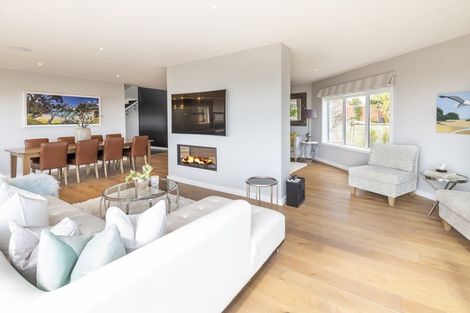 Photo of property in 74 Mellons Bay Road, Mellons Bay, Auckland, 2014