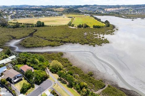 Photo of property in 36 Moffat Road, Red Beach, 0932